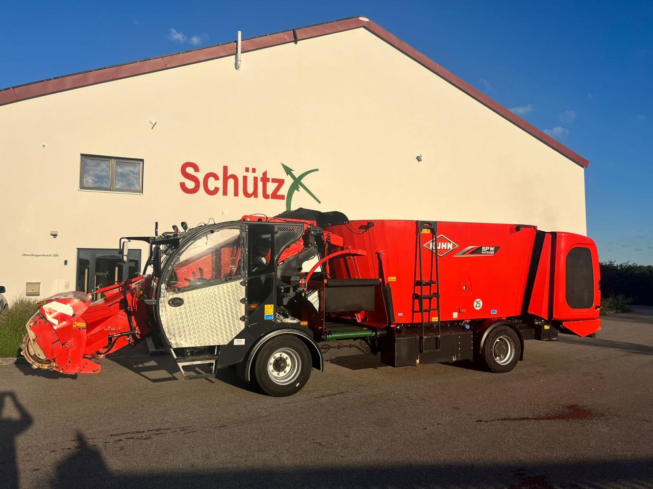 Kuhn 14.2 CS / Futtermischwagen / 2 Schnecken - Mixer-pengumpan: gambar 1 Kuhn 14.2 CS / Futtermischwagen / 2 Schnecken - Mixer-pengumpan: gambar 1