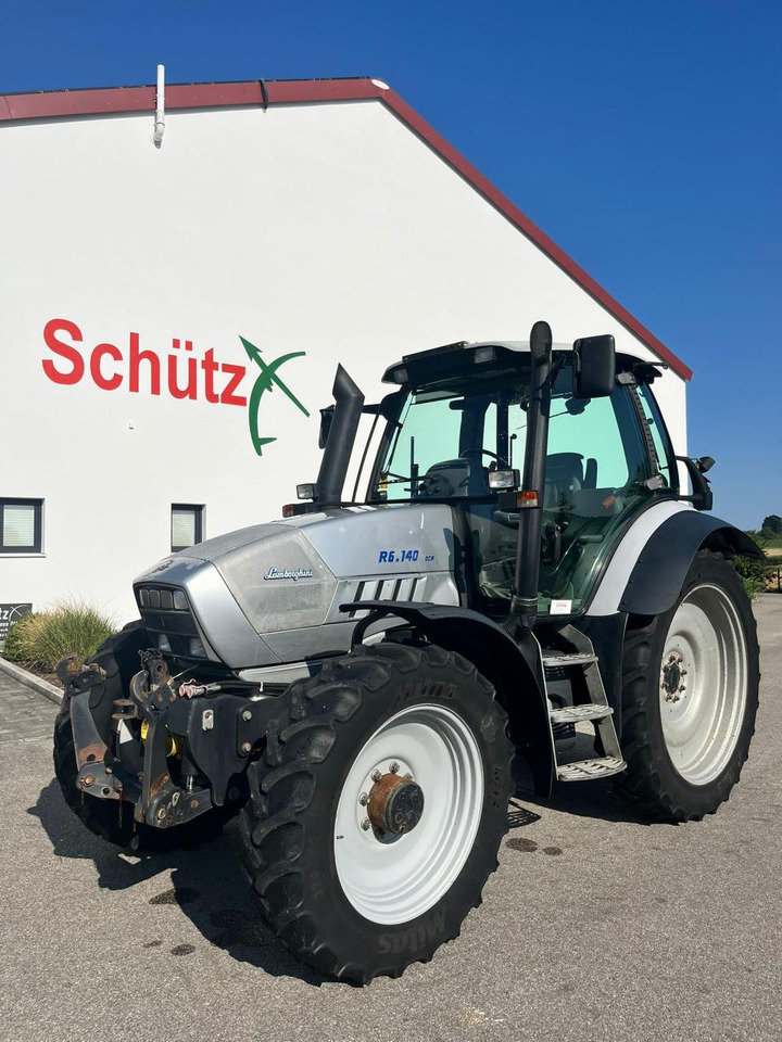 Lamborghini R6.140 DCR mit Frontzapfwelle und Frontkraftheber, Pflegeschlepper - Traktor: gambar 1 Lamborghini R6.140 DCR mit Frontzapfwelle und Frontkraftheber, Pflegeschlepper - Traktor: gambar 1