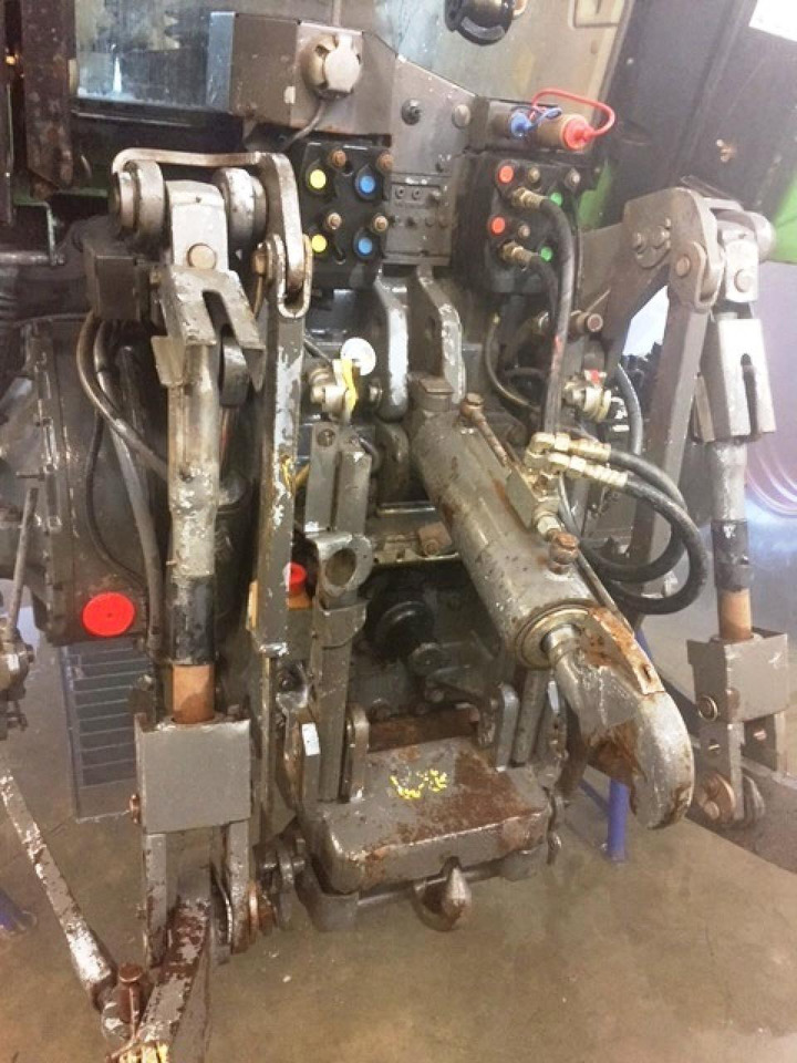 Fendt gebrauchter Hitch für Fendt 930, 926, 924 - Lampiran: gambar 1 Fendt gebrauchter Hitch für Fendt 930, 926, 924 - Lampiran: gambar 1