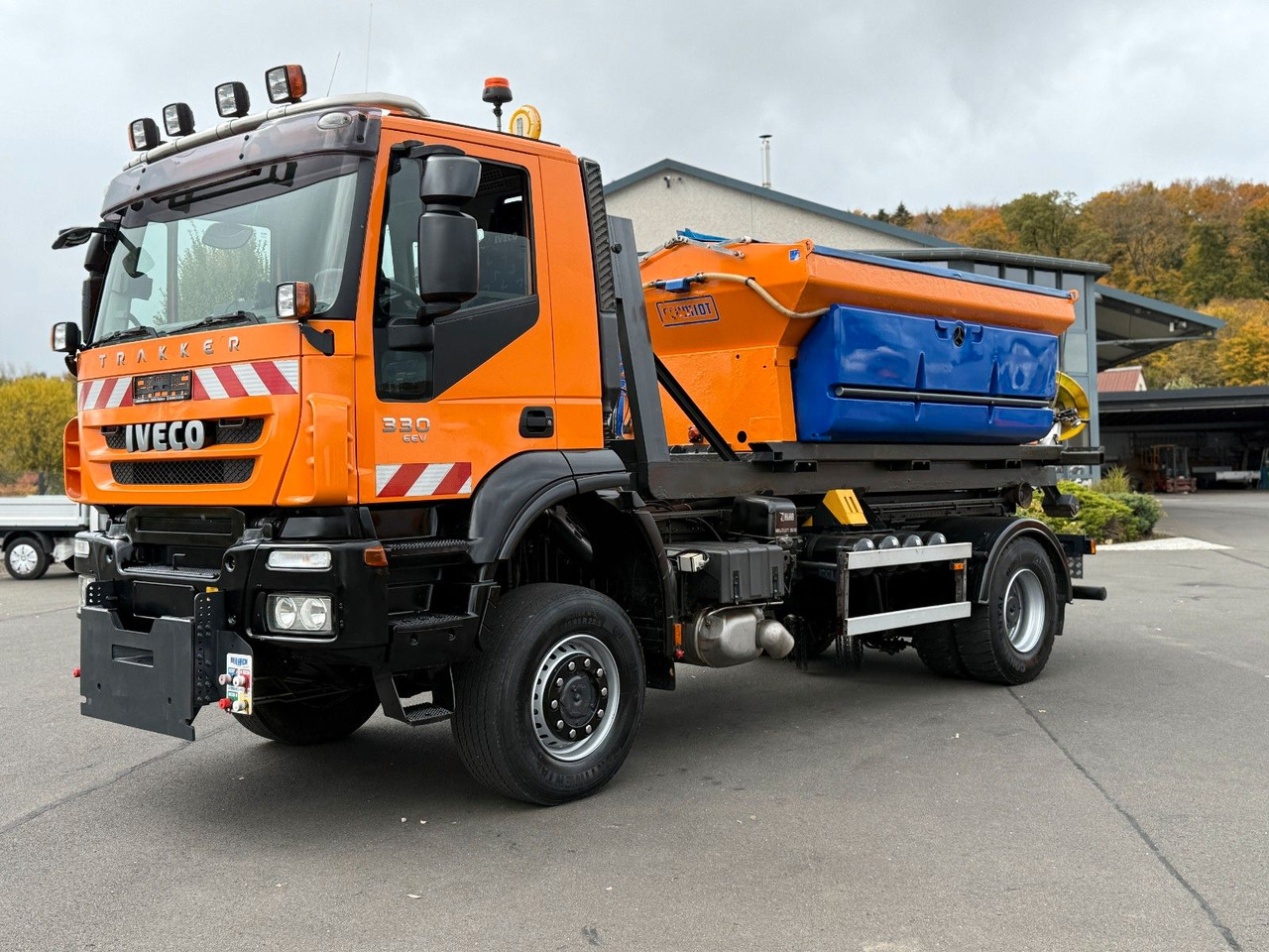 Iveco Trakker 330 EEV Winterdienst Abroll - Hook lift: gambar 1 Iveco Trakker 330 EEV Winterdienst Abroll - Hook lift: gambar 1