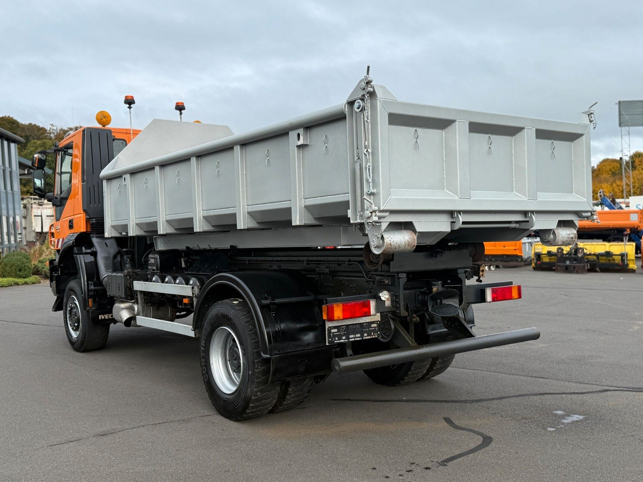 Iveco Trakker 330 EEV Winterdienst Abroll - Hook lift: gambar 3 Iveco Trakker 330 EEV Winterdienst Abroll - Hook lift: gambar 3