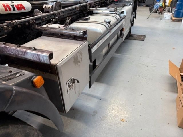 Hook lift MAN 26.460 6x2 Hyfva 20.26 S: gambar 10 Hook lift MAN 26.460 6x2 Hyfva 20.26 S: gambar 10