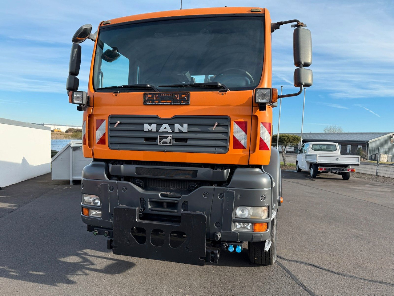 MAN TGA 18.360 4x4 Winterdienst Meiller Abroller - Hook lift: gambar 2 MAN TGA 18.360 4x4 Winterdienst Meiller Abroller - Hook lift: gambar 2