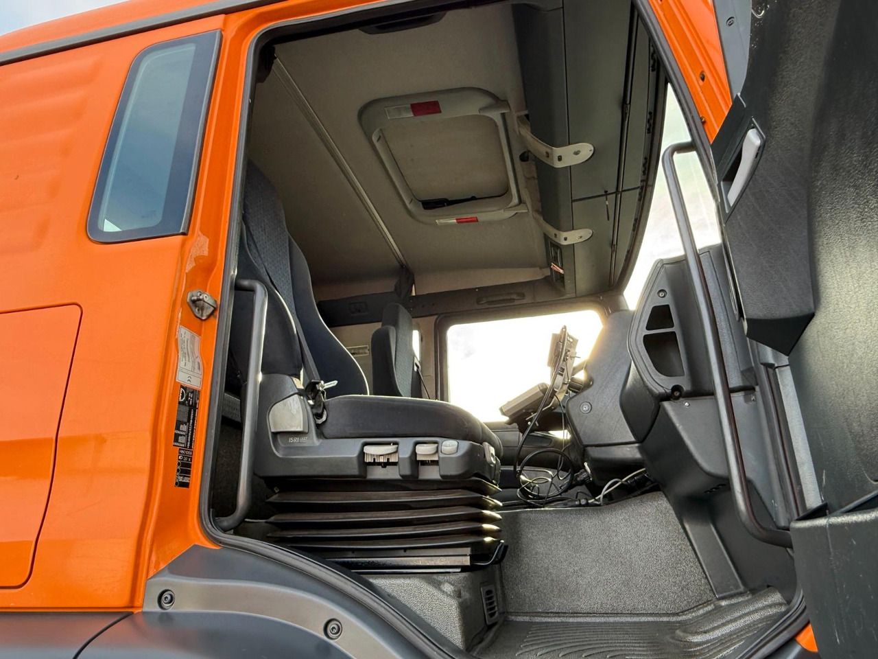 Leasing MAN TGA 18.360 4x4 Winterdienst Meiller Abroller MAN TGA 18.360 4x4 Winterdienst Meiller Abroller: gambar 16 Leasing MAN TGA 18.360 4x4 Winterdienst Meiller Abroller MAN TGA 18.360 4x4 Winterdienst Meiller Abroller: gambar 16
