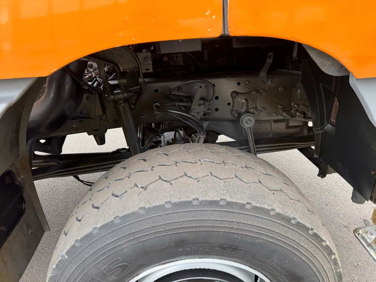 Mercedes-Benz Actros 1831 4x4 Kipper - Kran- Kupplung- Blattfe - Truk jungkit, Truk derek: gambar 4 Mercedes-Benz Actros 1831 4x4 Kipper - Kran- Kupplung- Blattfe - Truk jungkit, Truk derek: gambar 4