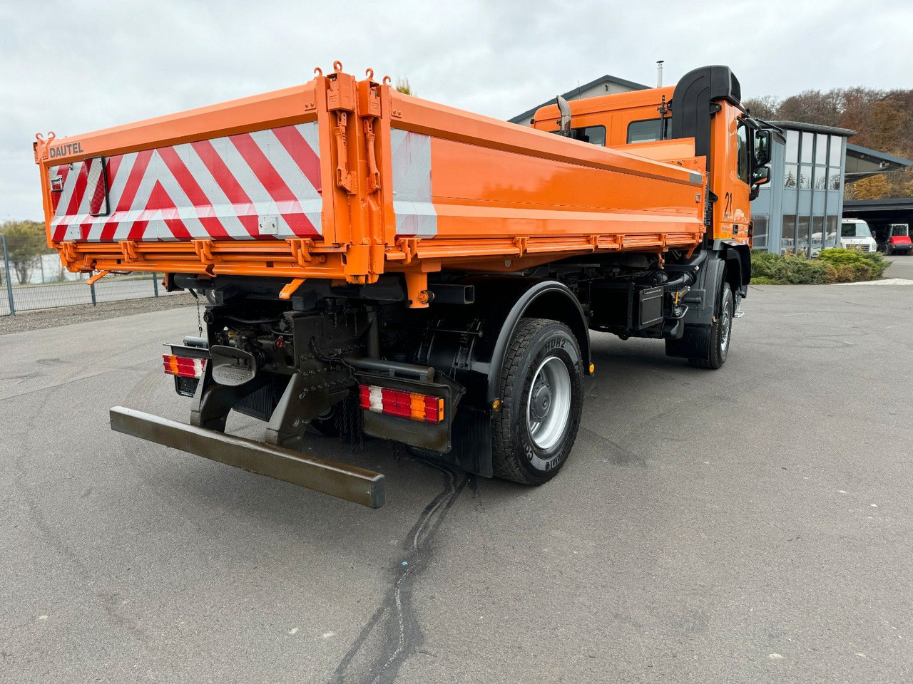 Mercedes-Benz Actros 2036 4x4 Meiler Kipper Winterdienst Euro5 Mercedes-Benz Actros 2036 4x4 Meiller Kipper Winterdienst E 5 - Truk jungkit: gambar 4 Mercedes-Benz Actros 2036 4x4 Meiler Kipper Winterdienst Euro5 Mercedes-Benz Actros 2036 4x4 Meiller Kipper Winterdienst E 5 - Truk jungkit: gambar 4