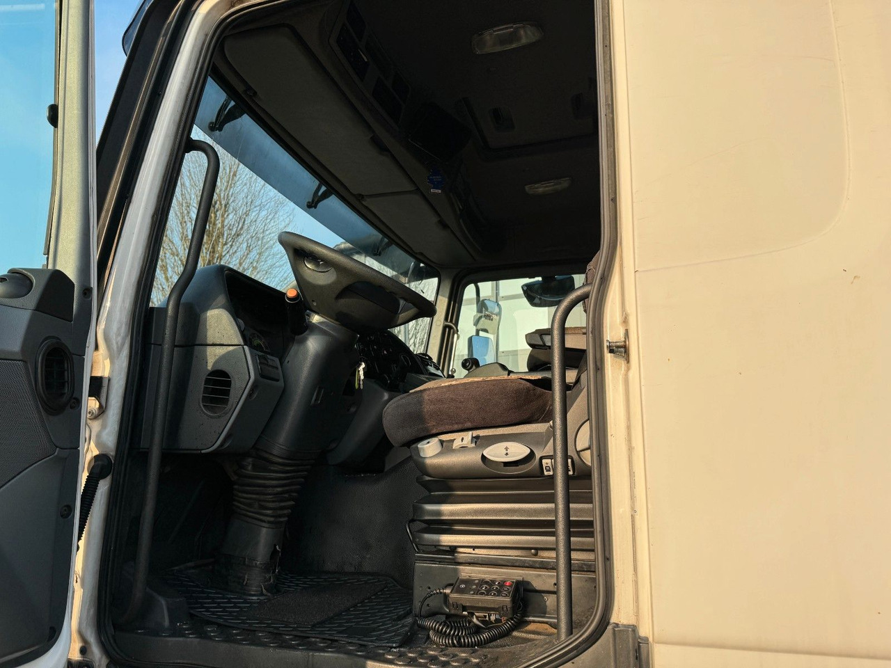 Leasing Mercedes-Benz Actros 2532 6x2 Faun Rotopress mit Zoeller 0301 Mercedes-Benz Actros 2532 6x2 Faun Rotopress mit Zoeller 0301 Mercedes-Benz Actros 2532 6x2 Faun Rotopress mit Zoeller 0301 Mercedes-Benz Actros 2532 6x2 Faun Rotopress mit Zoeller 0301: gambar 8