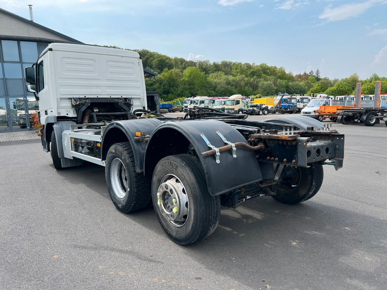 Mercedes-Benz Actros 2532 6x2 MP 3 Euro 5 10 x am Lager Mercedes-Benz Actros 2532 6x2 MP 3 Euro 5 10 x am Lager - Truk sasis: gambar 2 Mercedes-Benz Actros 2532 6x2 MP 3 Euro 5 10 x am Lager Mercedes-Benz Actros 2532 6x2 MP 3 Euro 5 10 x am Lager - Truk sasis: gambar 2