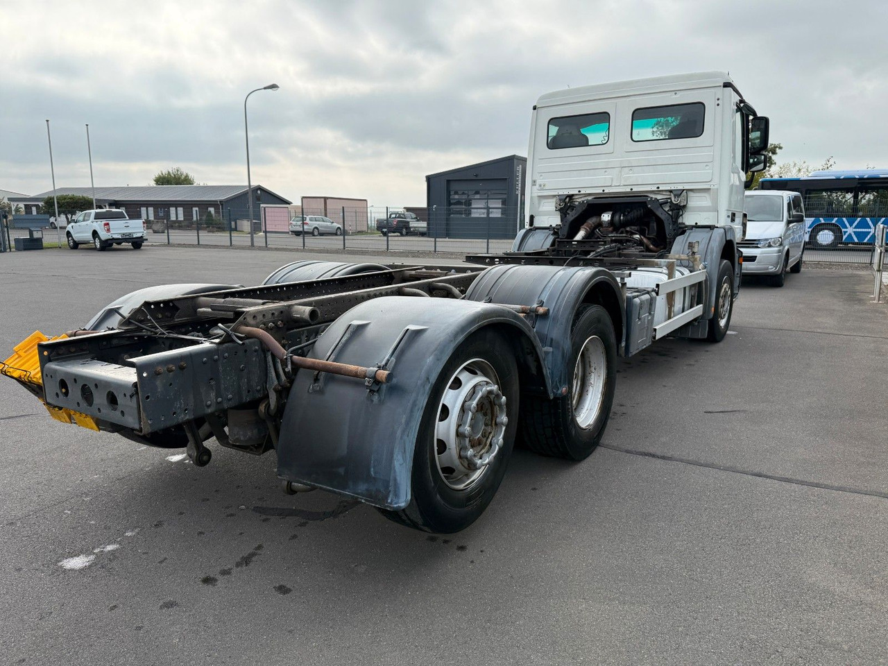 Mercedes-Benz Actros 2532 MP 3 Fahrgestell - Truk sasis: gambar 5 Mercedes-Benz Actros 2532 MP 3 Fahrgestell - Truk sasis: gambar 5