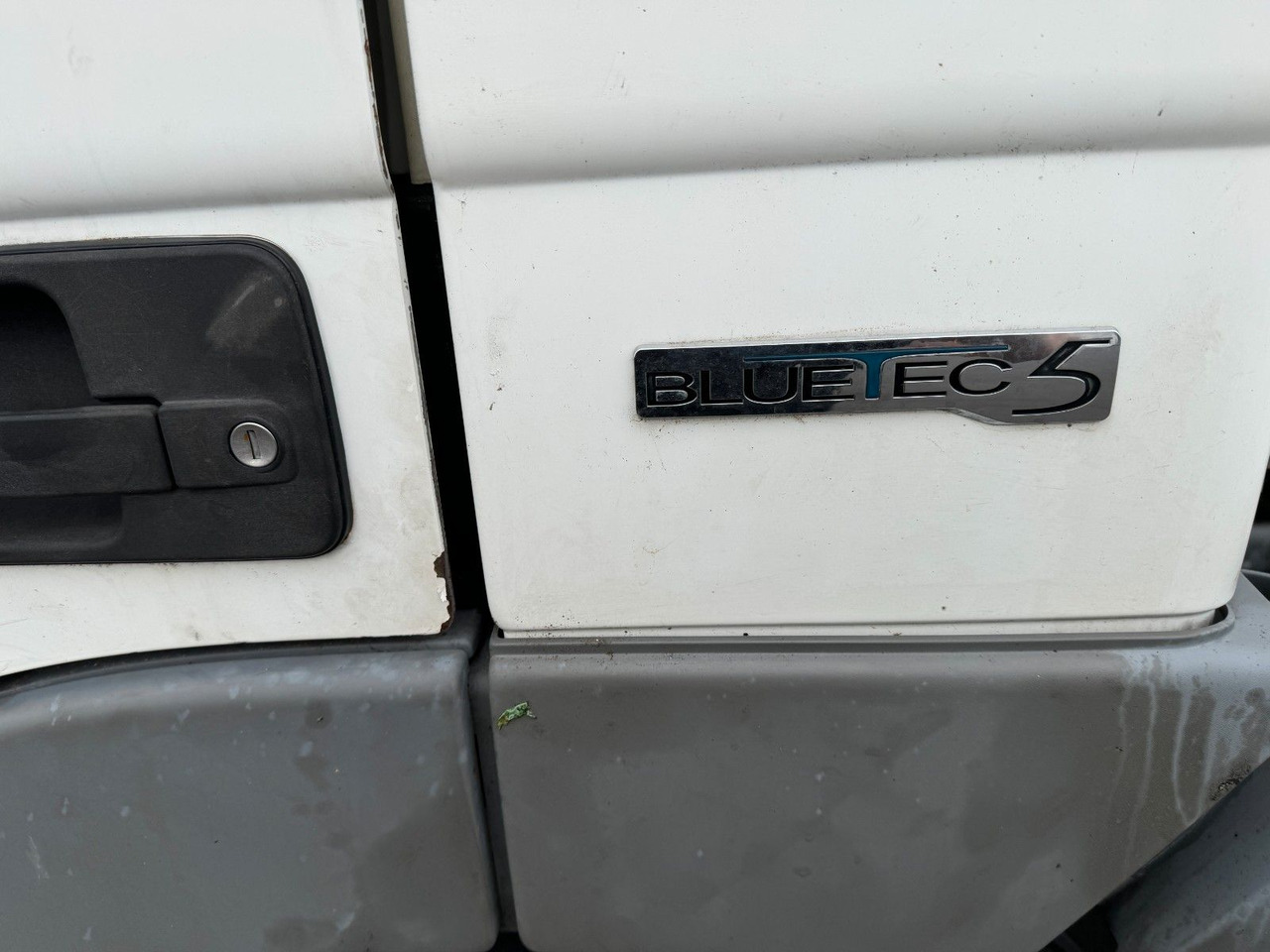 Mercedes-Benz Actros 2532 MP3 6x2 Fahrgestell Mercedes-Benz Actros 2532 MP3 6x2 Fahrgestell - Truk sasis: gambar 2 Mercedes-Benz Actros 2532 MP3 6x2 Fahrgestell Mercedes-Benz Actros 2532 MP3 6x2 Fahrgestell - Truk sasis: gambar 2