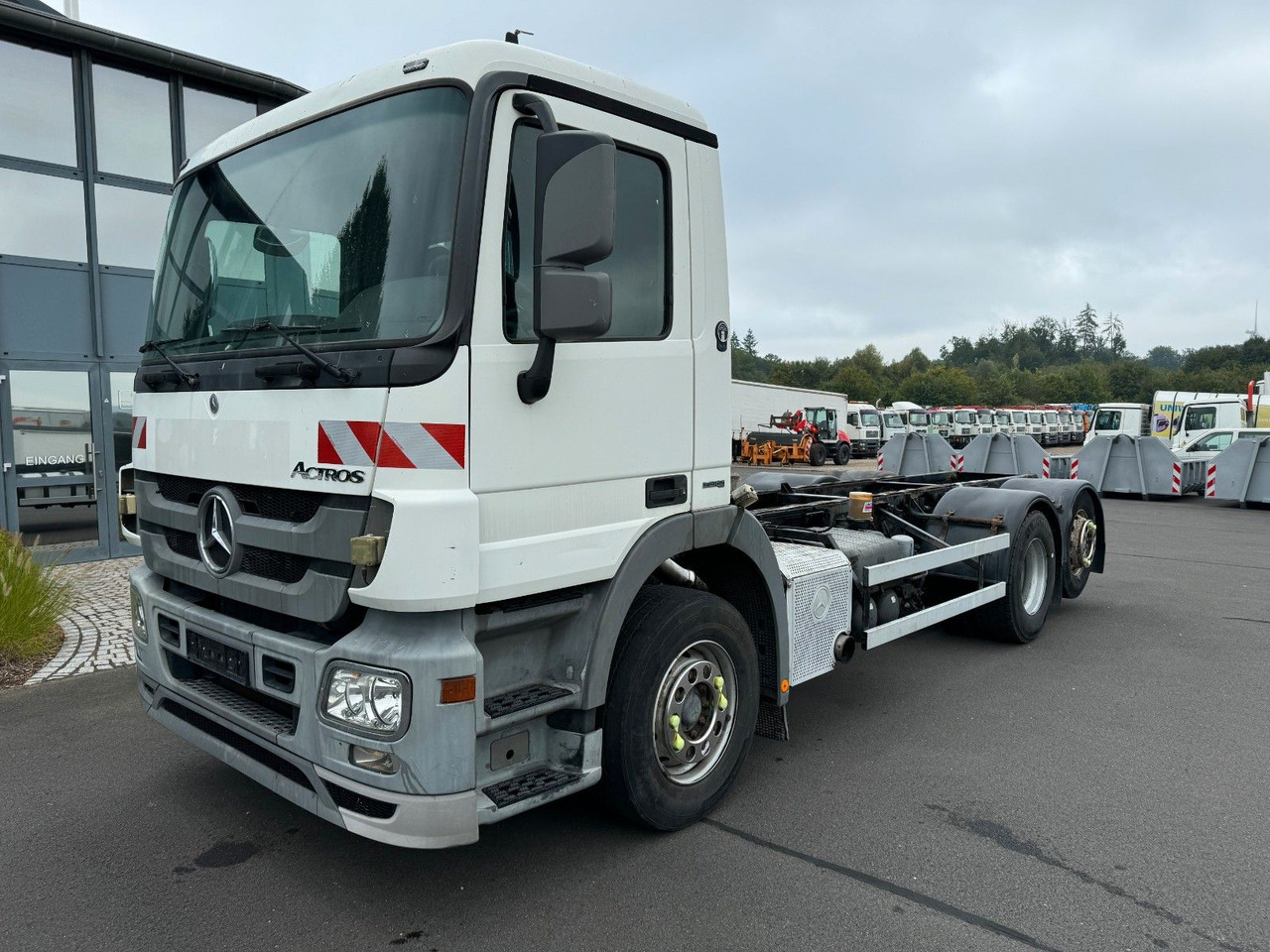 Mercedes-Benz Actros 2532 MP3 6x2 Fahrgestell Mercedes-Benz Actros 2532 MP3 6x2 Fahrgestell - Truk sasis: gambar 1 Mercedes-Benz Actros 2532 MP3 6x2 Fahrgestell Mercedes-Benz Actros 2532 MP3 6x2 Fahrgestell - Truk sasis: gambar 1