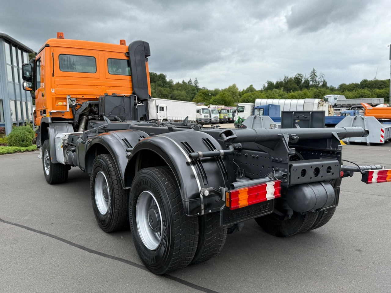 Truk sasis Mercedes-Benz Actros 3341 6x6 Hydraulikpumpe + Tank: gambar 15 Truk sasis Mercedes-Benz Actros 3341 6x6 Hydraulikpumpe + Tank: gambar 15