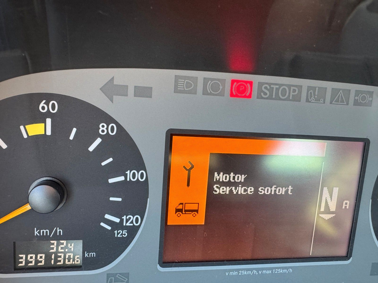 Mercedes-Benz Actros 3341 6x6 Kipperfahrgestell mit Zylinder - Truk sasis: gambar 5 Mercedes-Benz Actros 3341 6x6 Kipperfahrgestell mit Zylinder - Truk sasis: gambar 5