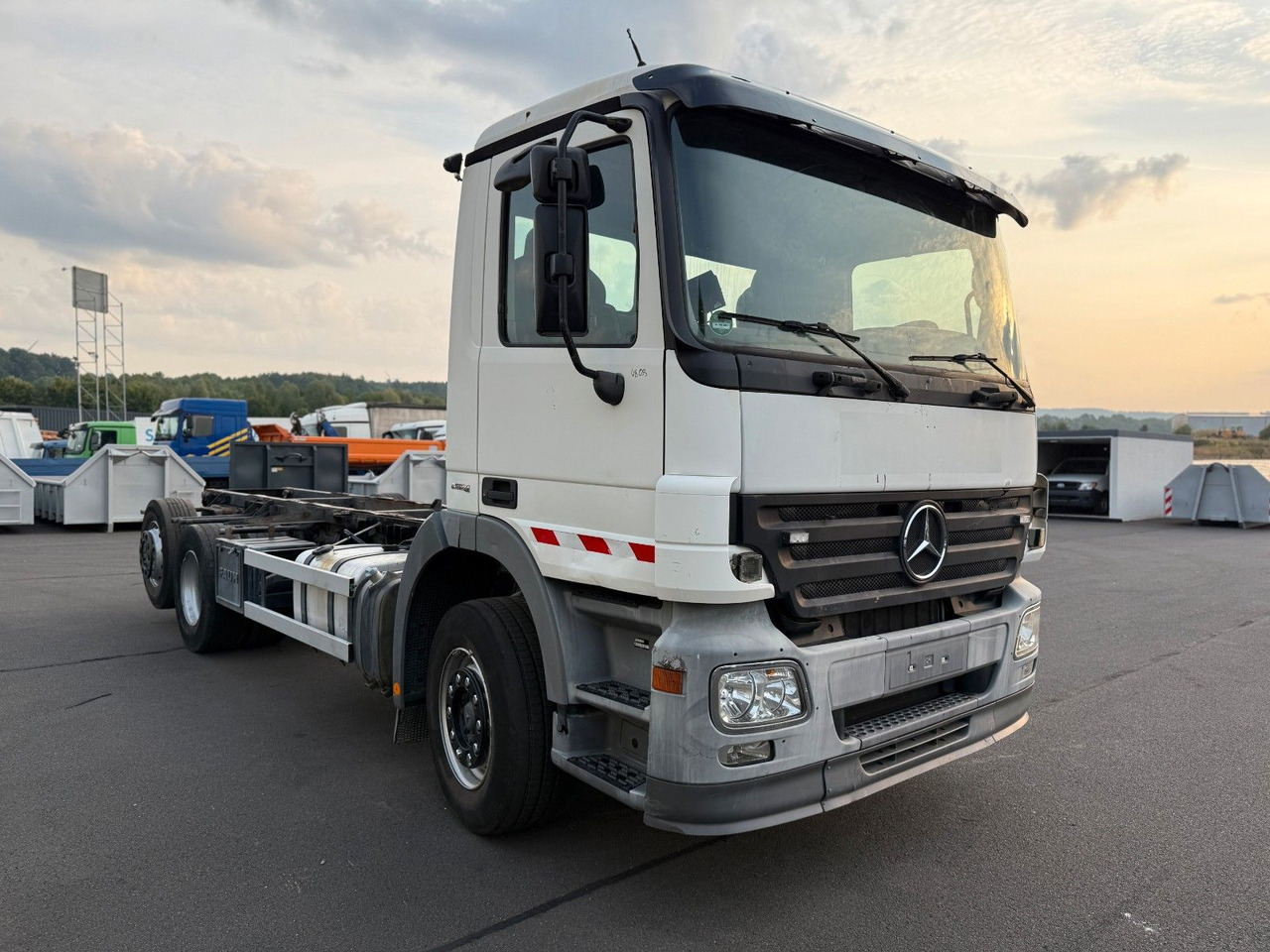 Mercedes-Benz Actros MP 2 2532 6x2 - Truk sasis: gambar 4 Mercedes-Benz Actros MP 2 2532 6x2 - Truk sasis: gambar 4