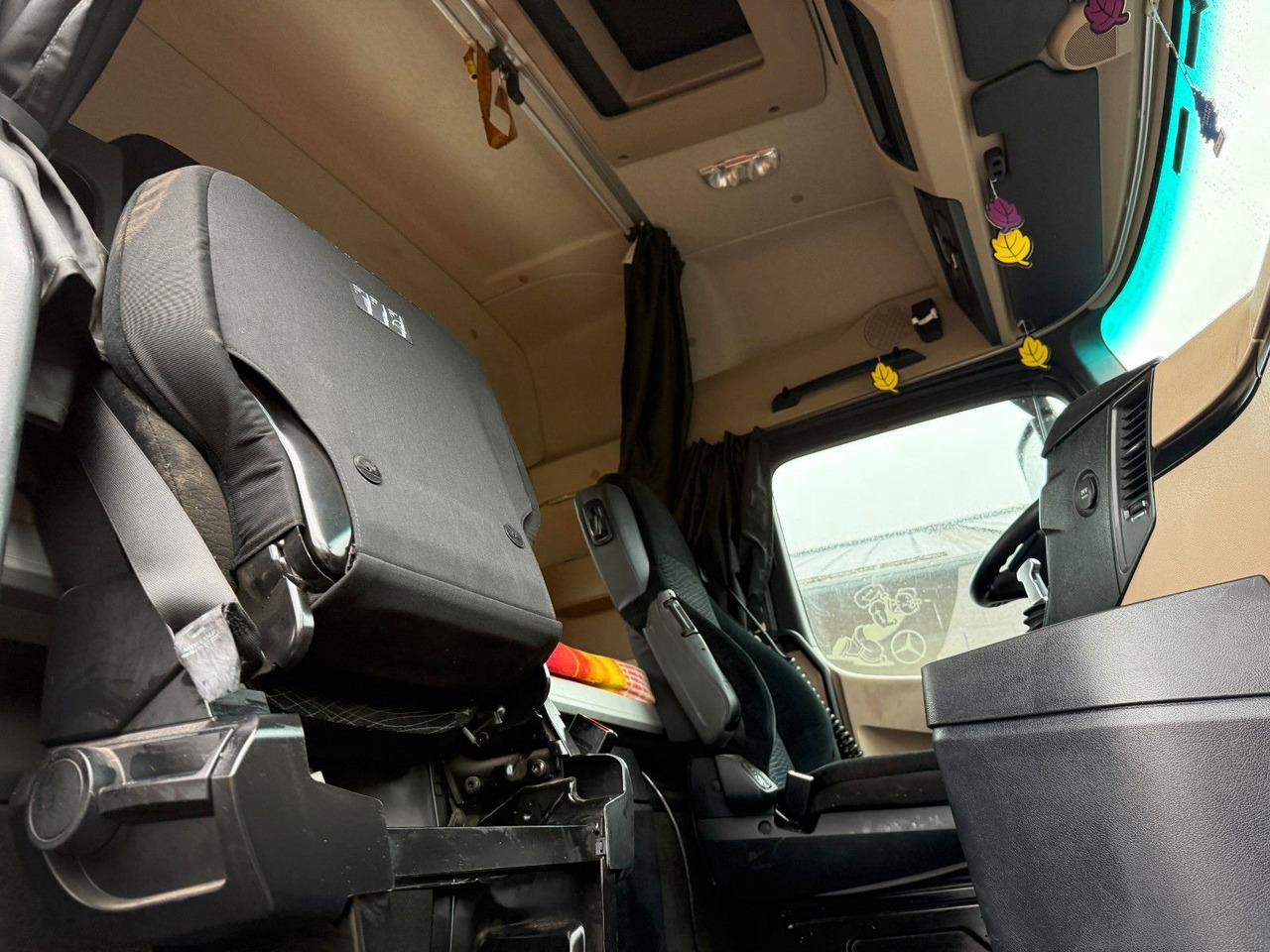 Mercedes-Benz Actros 1843 Stream Space, Hydraulik, Retarder - Tractor head: gambar 5 Mercedes-Benz Actros 1843 Stream Space, Hydraulik, Retarder - Tractor head: gambar 5