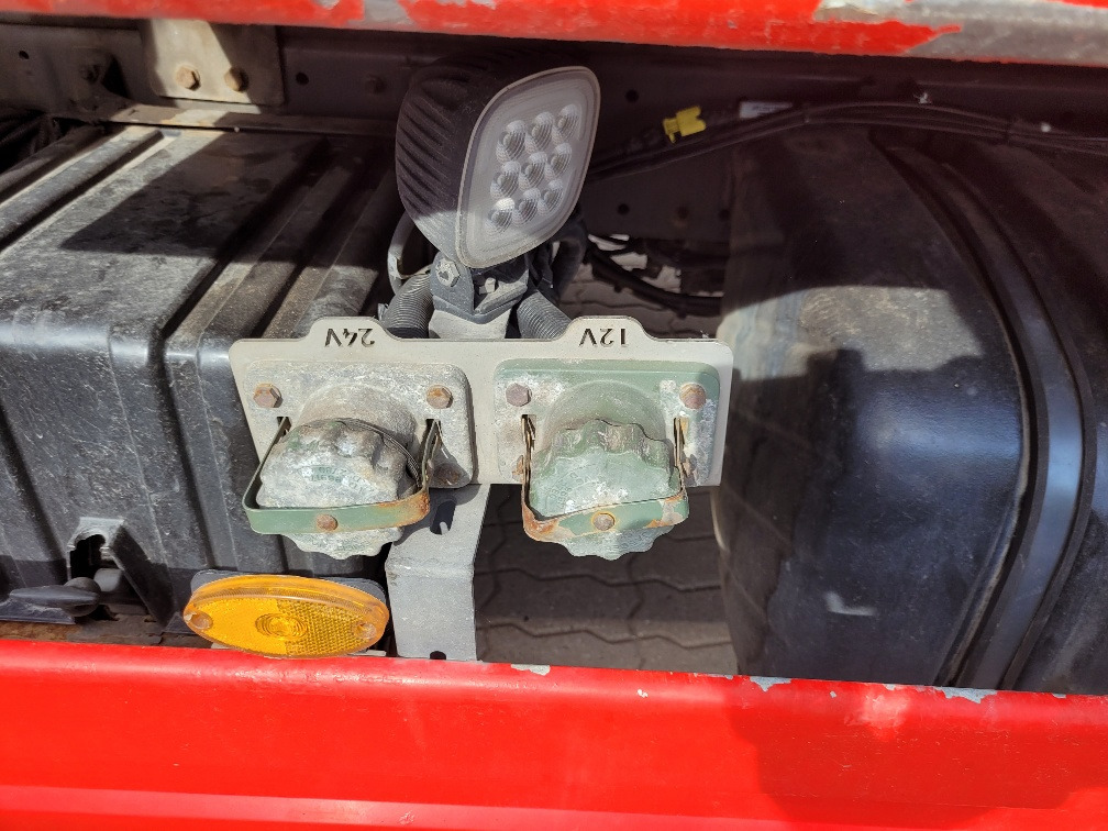 Mobil derek DAF LF 210 FA PLATFORM 2.2017 EURO 6: gambar 10