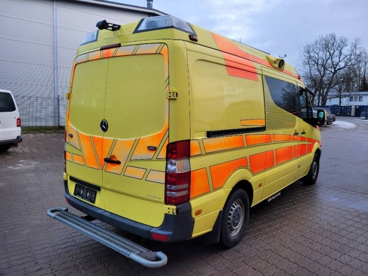MERCEDES – BENZ SPRINTER 2.2D AMBULANCE (PROFILE) KLIMA 11.2014 EURO 5 - Ambulans: gambar 4 MERCEDES – BENZ SPRINTER 2.2D AMBULANCE (PROFILE) KLIMA 11.2014 EURO 5 - Ambulans: gambar 4