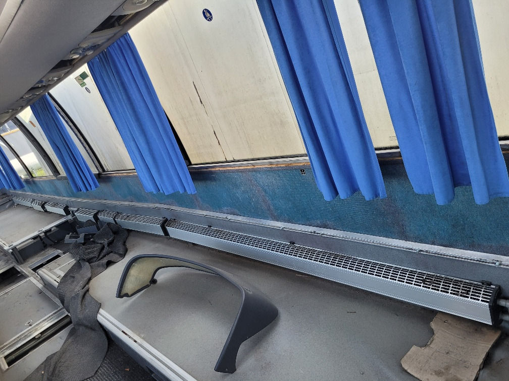 VOLVO B12B, VOLVO B12M, VOLVO B7R FOR SPAREPARTS - Bus pariwisata: gambar 5 VOLVO B12B, VOLVO B12M, VOLVO B7R FOR SPAREPARTS - Bus pariwisata: gambar 5
