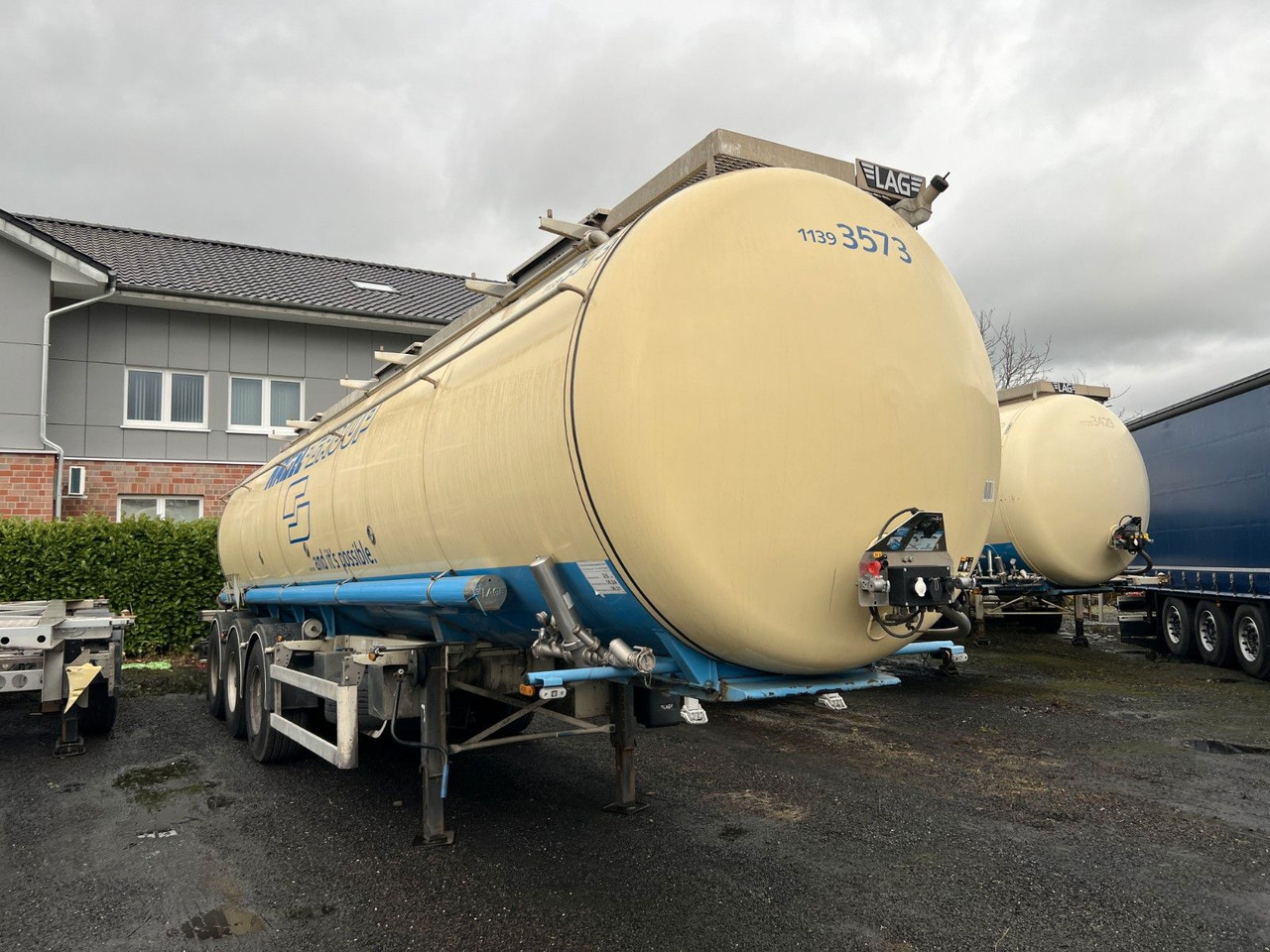 Lag 32.000 l Lebensmitteltank, 3 Kammern, ADR - Semi-trailer tangki: gambar 1 Lag 32.000 l Lebensmitteltank, 3 Kammern, ADR - Semi-trailer tangki: gambar 1