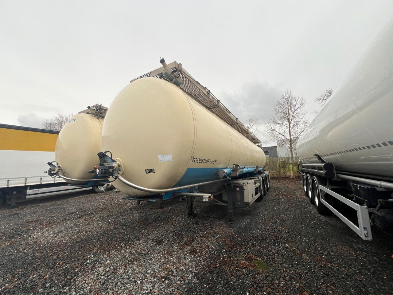 Lag 32000 l Lebensmitteltank mit 3 Kammern, ADR - Semi-trailer tangki: gambar 3 Lag 32000 l Lebensmitteltank mit 3 Kammern, ADR - Semi-trailer tangki: gambar 3