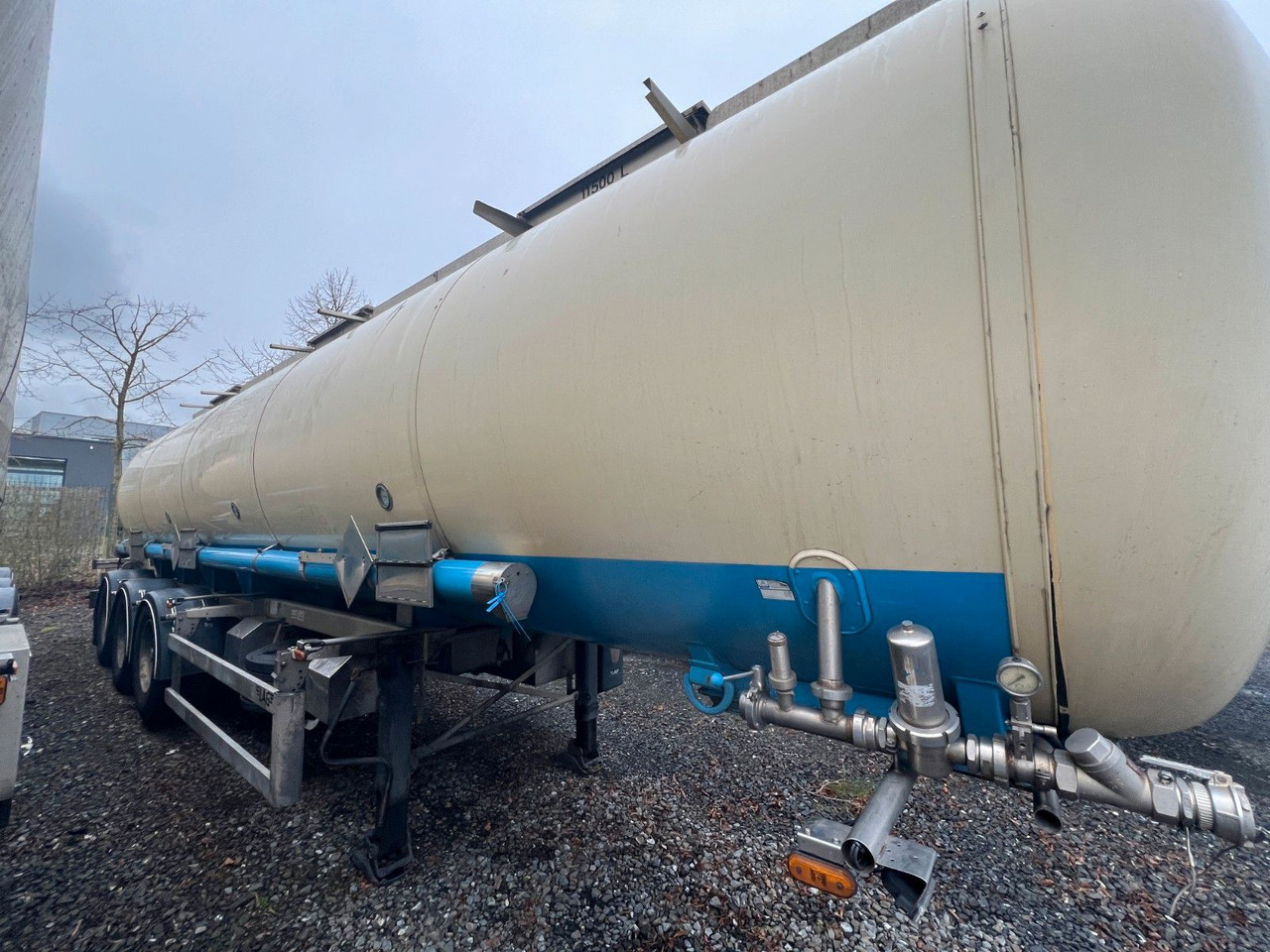 Lag 32000 l Lebensmitteltank mit 3 Kammern, ADR - Semi-trailer tangki: gambar 2 Lag 32000 l Lebensmitteltank mit 3 Kammern, ADR - Semi-trailer tangki: gambar 2
