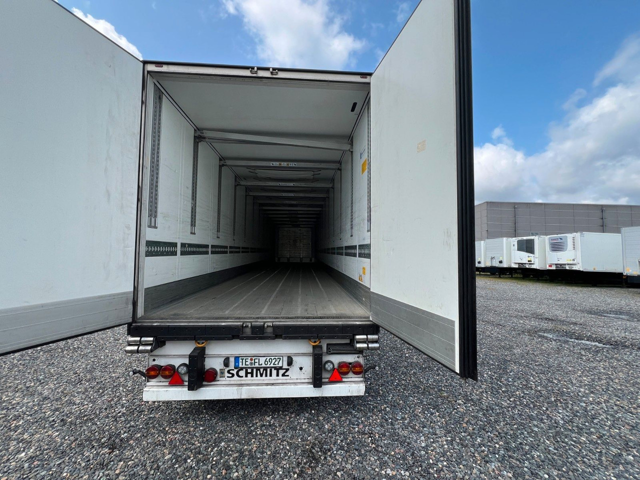 Schmitz Cargobull SKO 24/L - 13.4 FP 45 Cool V7, Schmitz S.CU V2.0 - Semi-trailer berpendingin: gambar 4 Schmitz Cargobull SKO 24/L - 13.4 FP 45 Cool V7, Schmitz S.CU V2.0 - Semi-trailer berpendingin: gambar 4