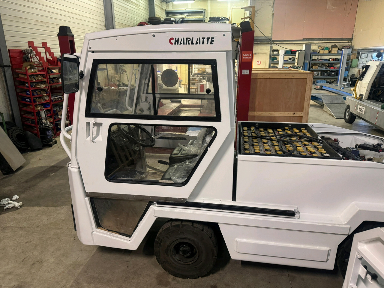 Charlatte 2012 - Traktor bagasi: gambar 2 Charlatte 2012 - Traktor bagasi: gambar 2