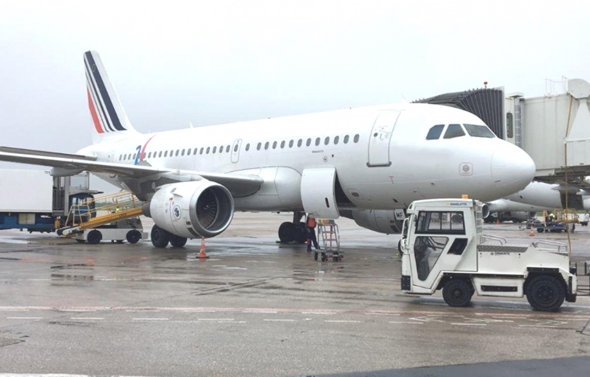 Charlatte TE135 - Traktor bagasi: gambar 3 Charlatte TE135 - Traktor bagasi: gambar 3