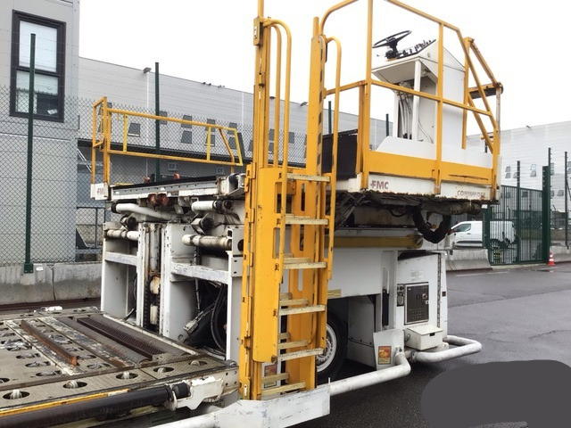 FMC loader Commander 15 Universal - Pemuat kargo pesawat terbang: gambar 4 FMC loader Commander 15 Universal - Pemuat kargo pesawat terbang: gambar 4