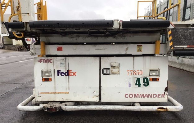 FMC loader Commander 15 Universal - Pemuat kargo pesawat terbang: gambar 2 FMC loader Commander 15 Universal - Pemuat kargo pesawat terbang: gambar 2