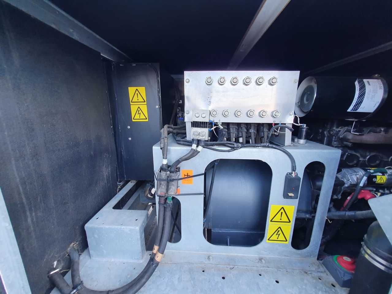 GPU TLD 4090-T-CUP 28DC - Ground power unit: gambar 3 GPU TLD 4090-T-CUP 28DC - Ground power unit: gambar 3