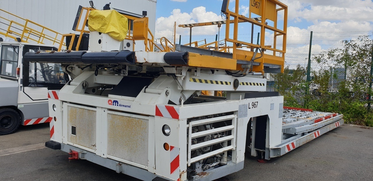 Lower Deck Loader 7 tons Air Marrel LAM7000 - Pemuat kargo pesawat terbang: gambar 1 Lower Deck Loader 7 tons Air Marrel LAM7000 - Pemuat kargo pesawat terbang: gambar 1