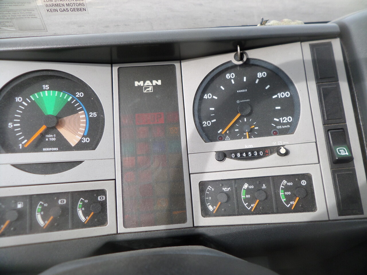 Schrader Water truck WSU 3000 MAN - Peralatan pendukung darat: gambar 5 Schrader Water truck WSU 3000 MAN - Peralatan pendukung darat: gambar 5