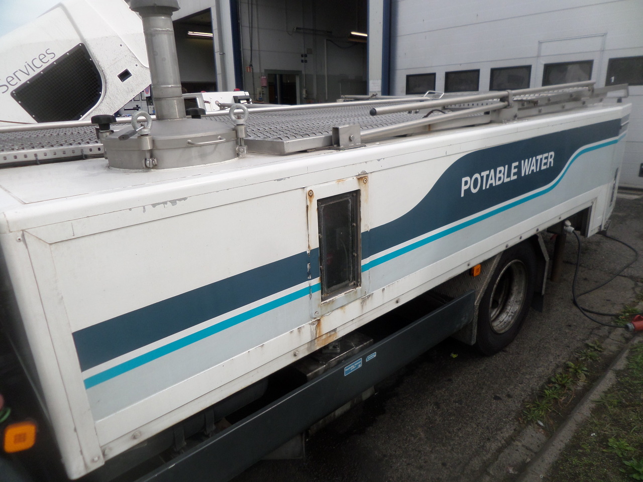 Schrader Water truck WSU 3000 MAN - Peralatan pendukung darat: gambar 4 Schrader Water truck WSU 3000 MAN - Peralatan pendukung darat: gambar 4