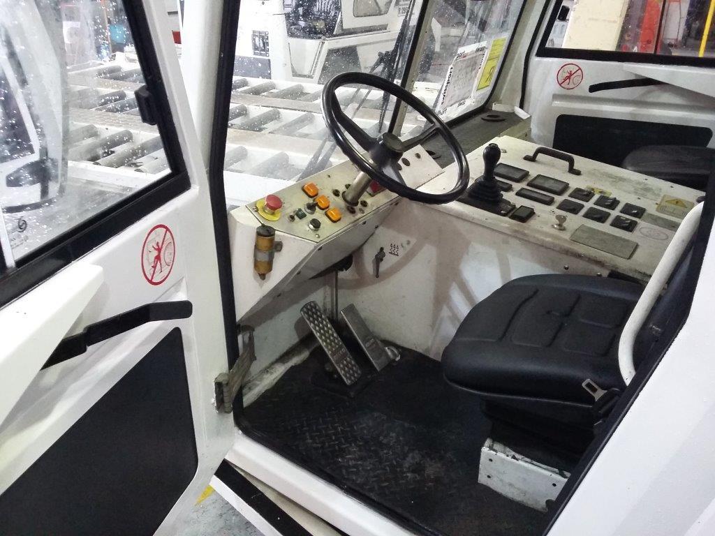 Pushback TLD TMX400-27 - Traktor mundur: gambar 4 Pushback TLD TMX400-27 - Traktor mundur: gambar 4