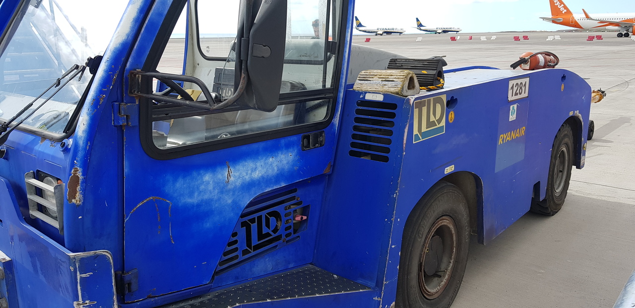 Pushback Tractor TLD 150-12 - Traktor mundur: gambar 2 Pushback Tractor TLD 150-12 - Traktor mundur: gambar 2