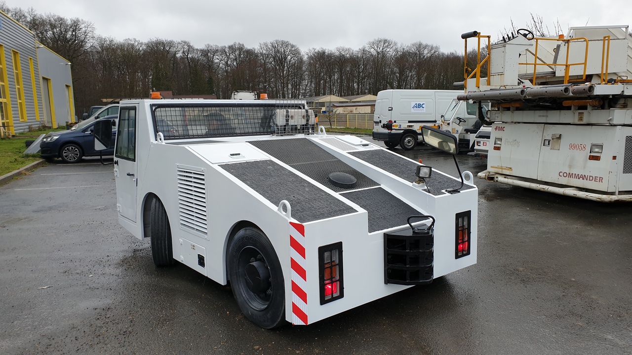 SOVAM K100 - Traktor mundur: gambar 3 SOVAM K100 - Traktor mundur: gambar 3