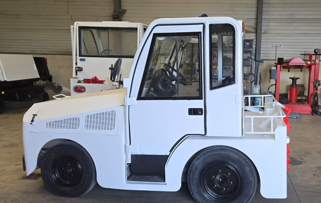 TEMG TRACTOR/DIESEL TG5006 - Traktor bagasi: gambar 2 TEMG TRACTOR/DIESEL TG5006 - Traktor bagasi: gambar 2
