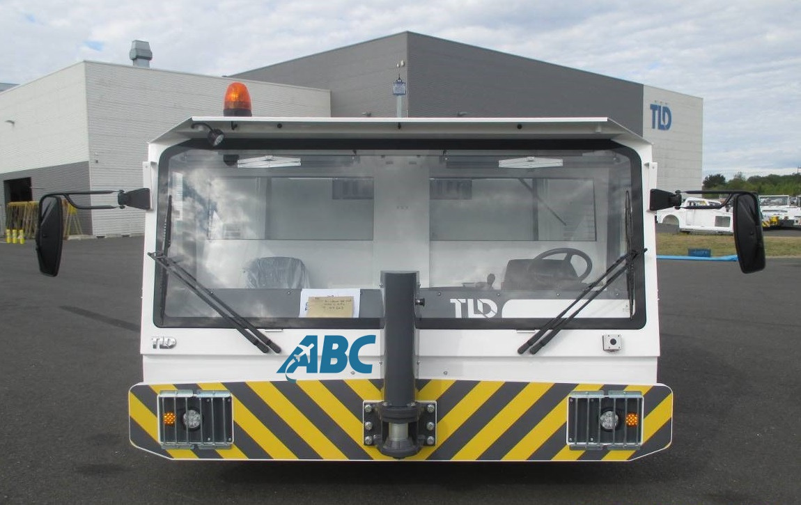 TLD Pushback TMX450 - Traktor mundur: gambar 1 TLD Pushback TMX450 - Traktor mundur: gambar 1