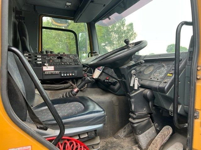 DAF CF 65 FA65.210 CF Right Hand Drive - Truk sasis: gambar 4 DAF CF 65 FA65.210 CF Right Hand Drive - Truk sasis: gambar 4