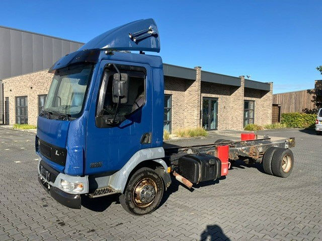 DAF LF 220 FA45.220 LF - Truk sasis: gambar 1 DAF LF 220 FA45.220 LF - Truk sasis: gambar 1