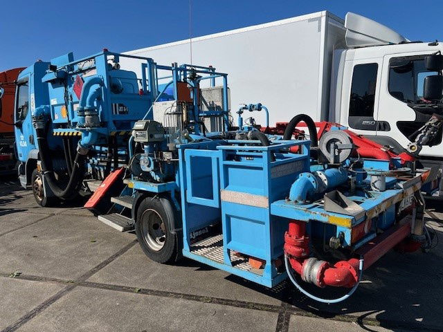 DAF LF 45 FA45.130 LF - Truk tangki: gambar 4 DAF LF 45 FA45.130 LF - Truk tangki: gambar 4