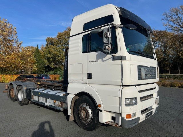 MAN TGA 26.440 .440 6x2 - Pengangkut kontainer/ Container truck: gambar 2 MAN TGA 26.440 .440 6x2 - Pengangkut kontainer/ Container truck: gambar 2