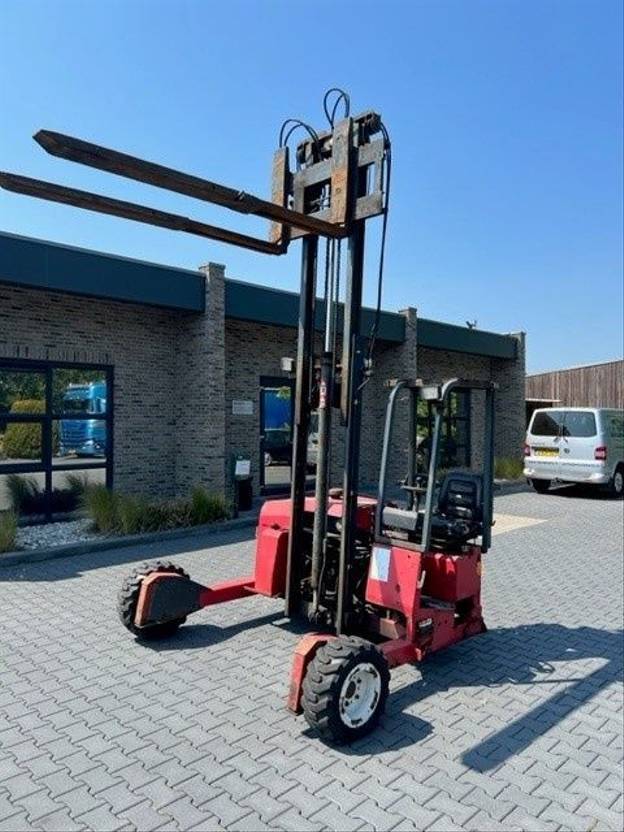 Moffett M2003 - Forklift yang dipasang di truk: gambar 1 Moffett M2003 - Forklift yang dipasang di truk: gambar 1