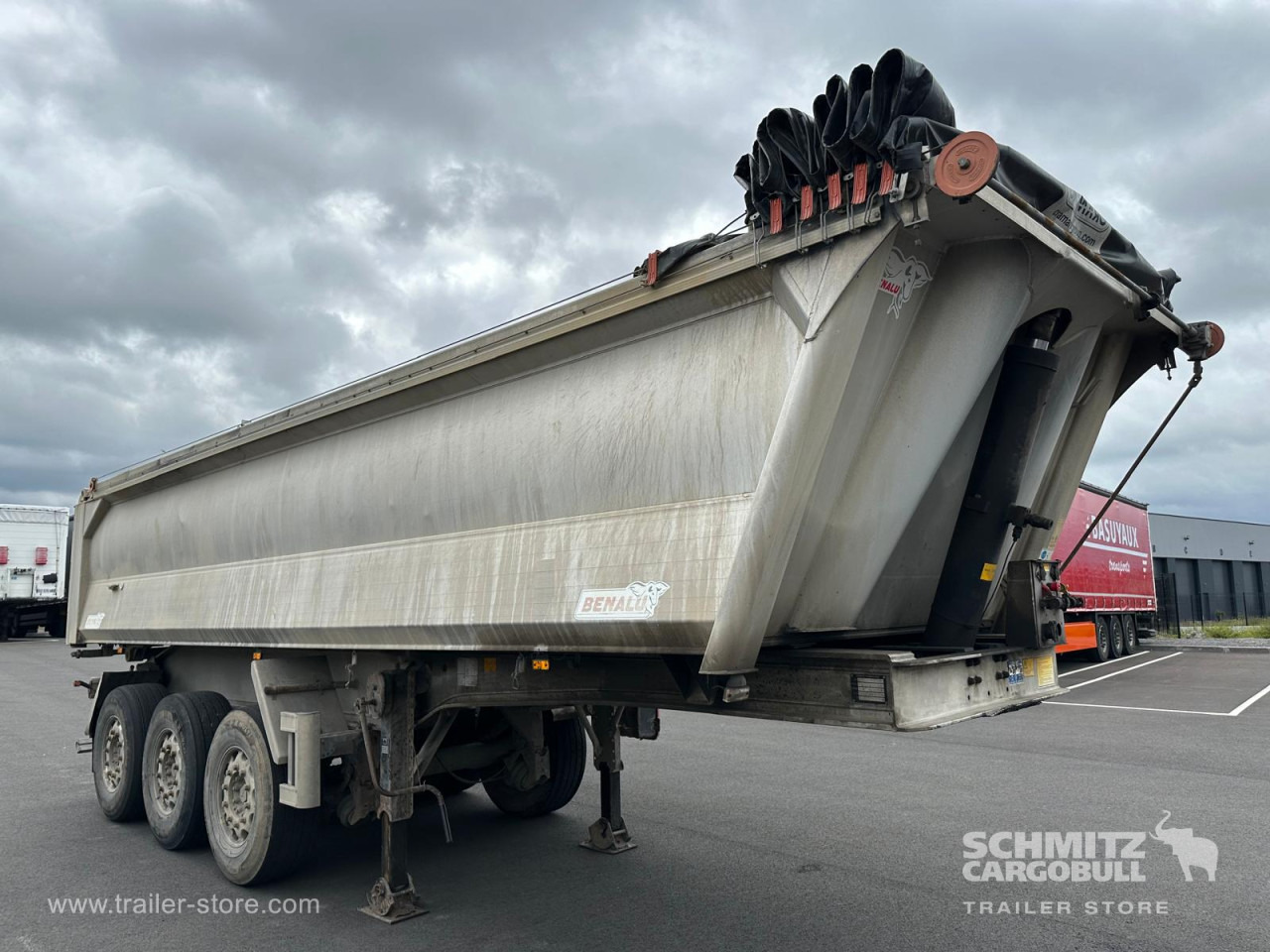 BENALU Tipper Alu-square sided body 24m³ - Semi-trailer jungkit: gambar 1 BENALU Tipper Alu-square sided body 24m³ - Semi-trailer jungkit: gambar 1