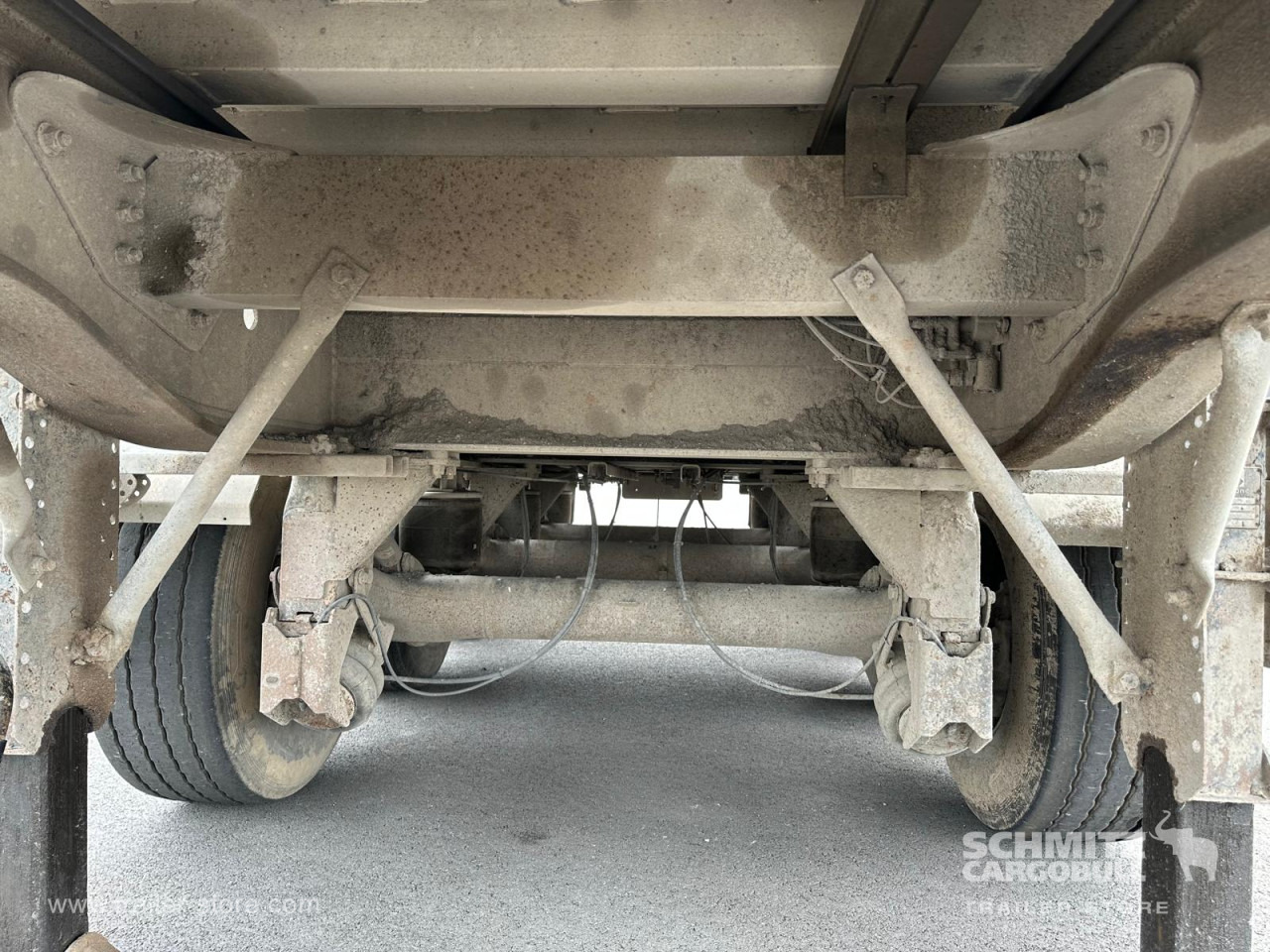 BENALU Tipper Alu-square sided body 24m³ - Semi-trailer jungkit: gambar 2 BENALU Tipper Alu-square sided body 24m³ - Semi-trailer jungkit: gambar 2