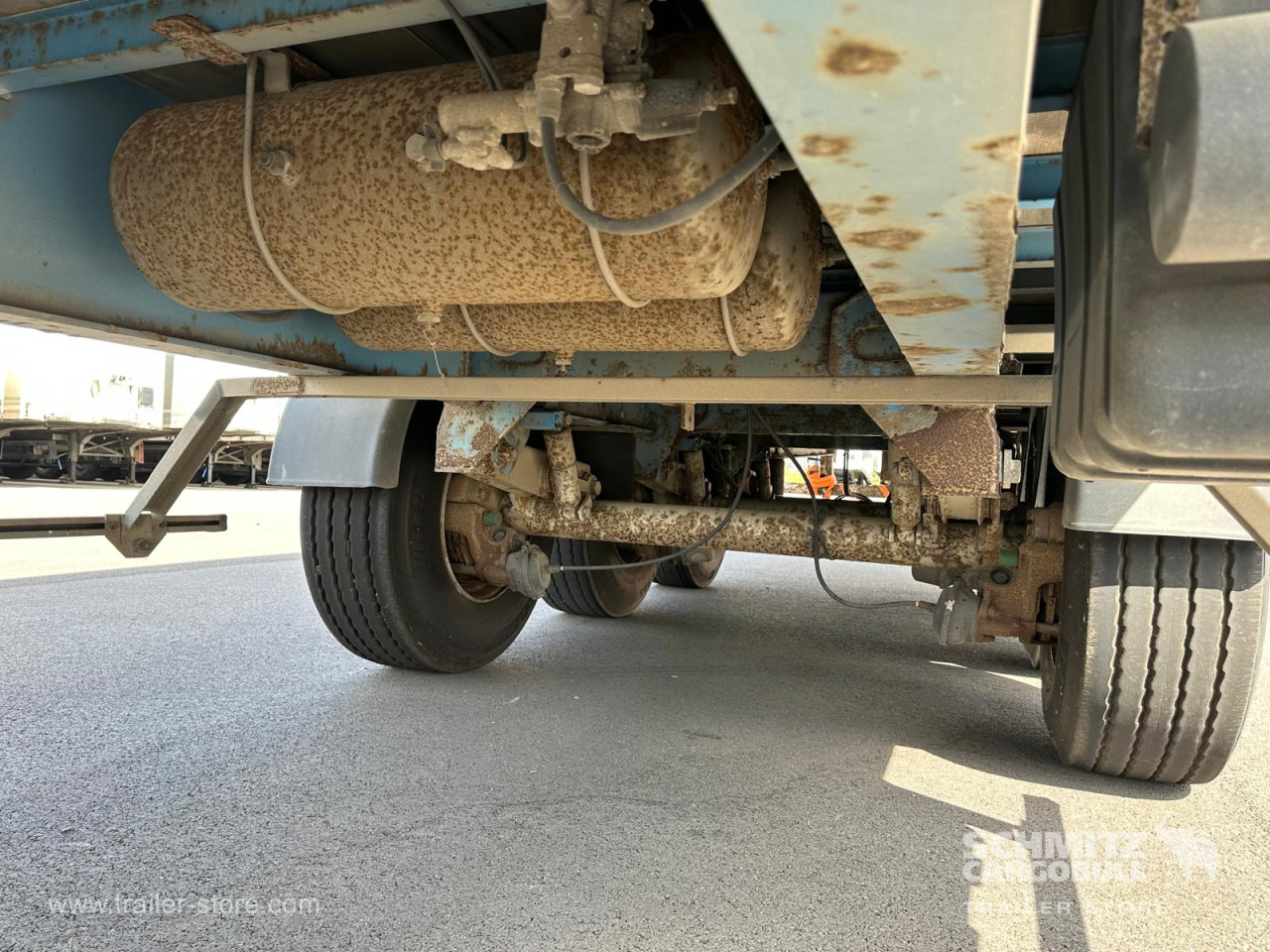 Semi-trailer kotak tertutup Dryfreight Standard: gambar 13