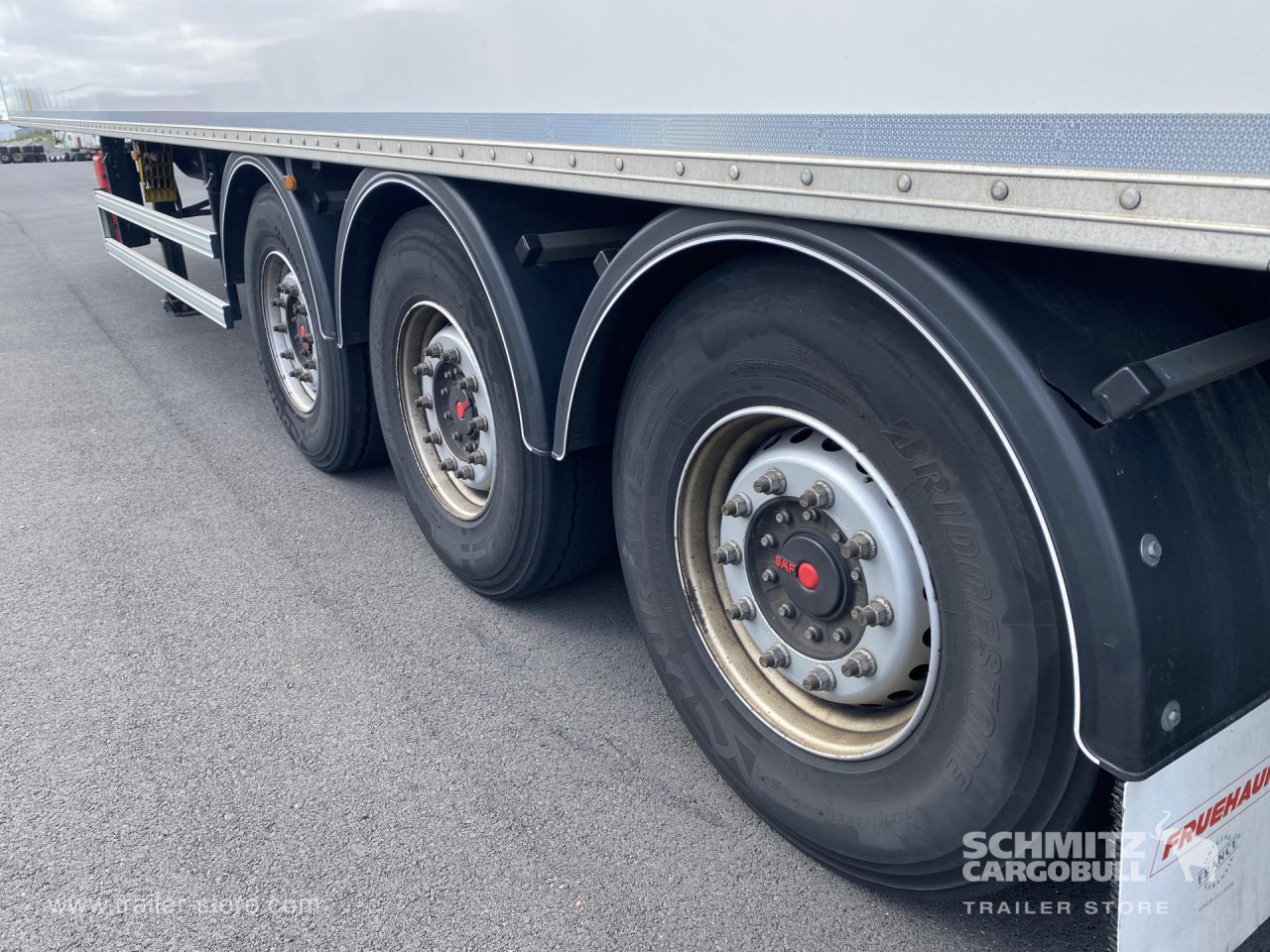 FRUEHAUF Dryfreight Standard - Semi-trailer kotak tertutup: gambar 2 FRUEHAUF Dryfreight Standard - Semi-trailer kotak tertutup: gambar 2