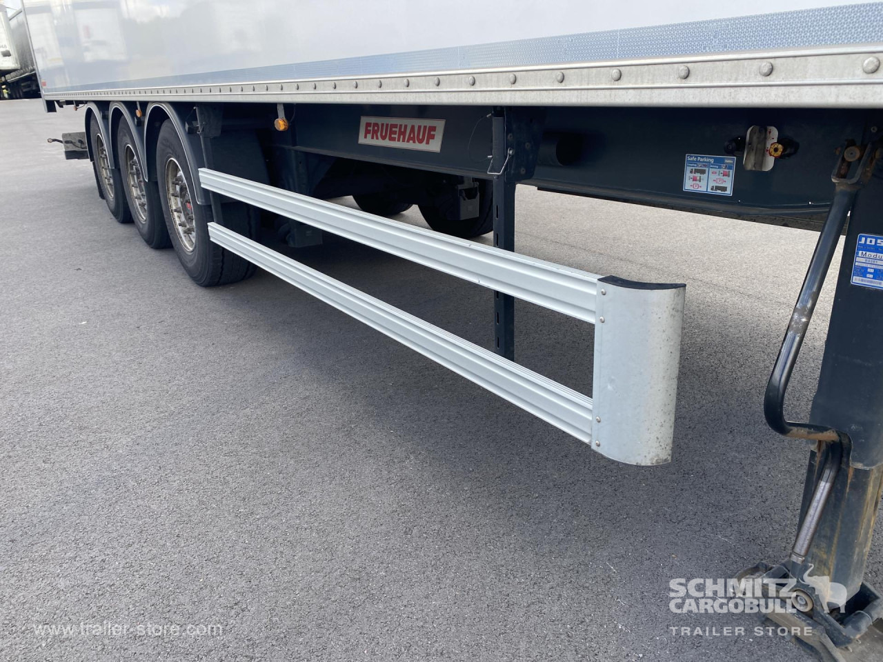 FRUEHAUF Dryfreight Standard - Semi-trailer kotak tertutup: gambar 4 FRUEHAUF Dryfreight Standard - Semi-trailer kotak tertutup: gambar 4