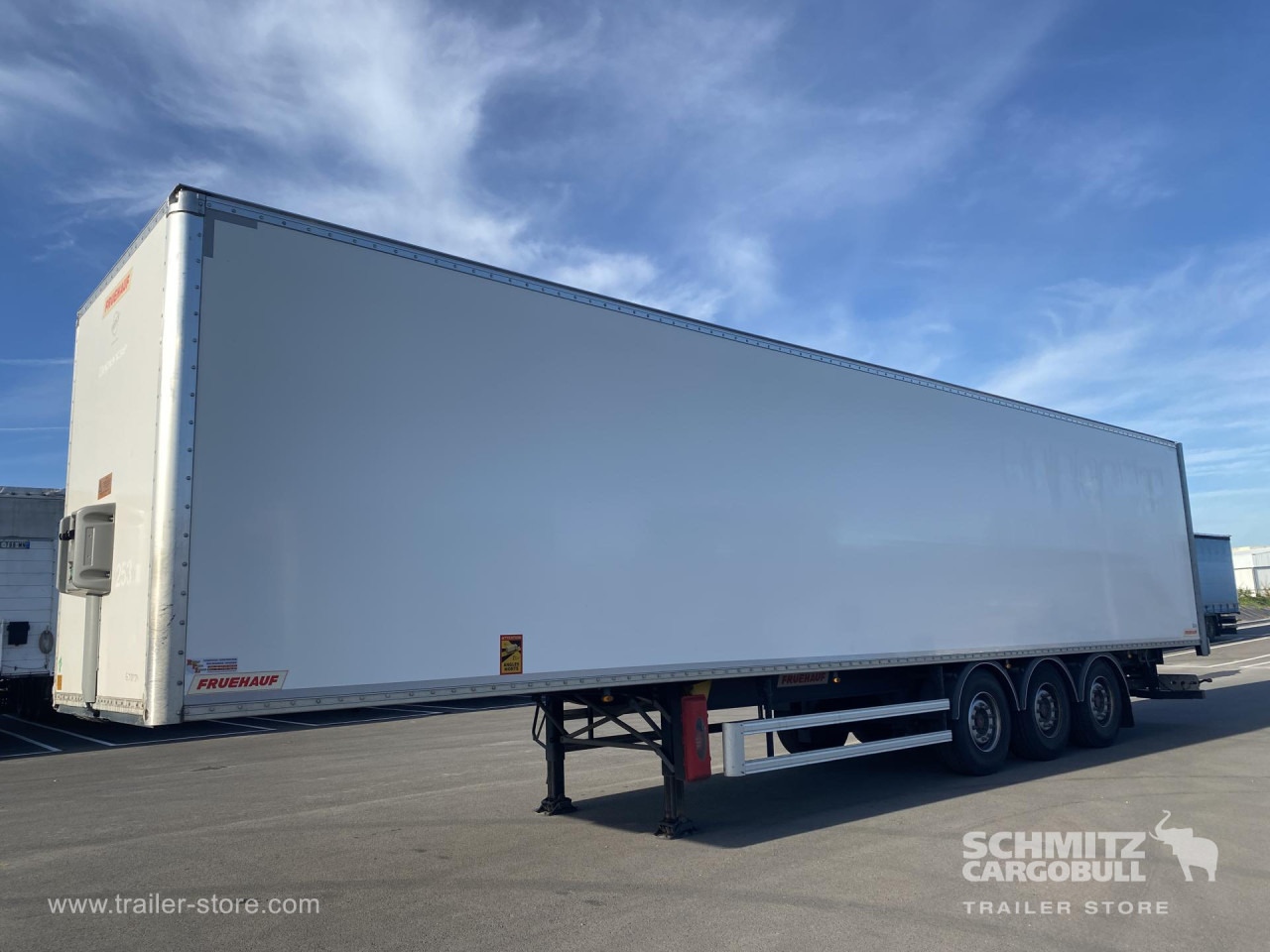 FRUEHAUF Dryfreight Standard - Semi-trailer kotak tertutup: gambar 1 FRUEHAUF Dryfreight Standard - Semi-trailer kotak tertutup: gambar 1